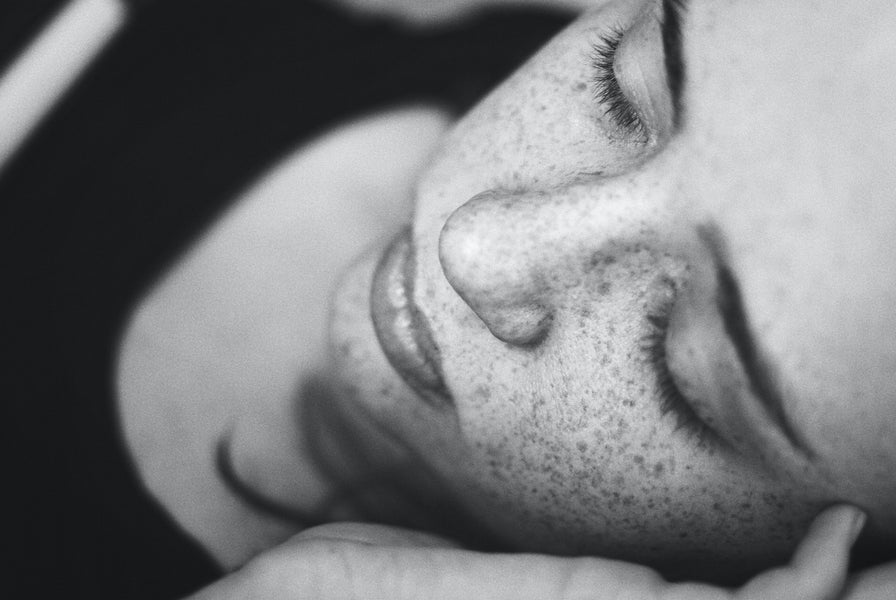 Melatonina para dormir: qué es, para qué sirve y cómo tomarla